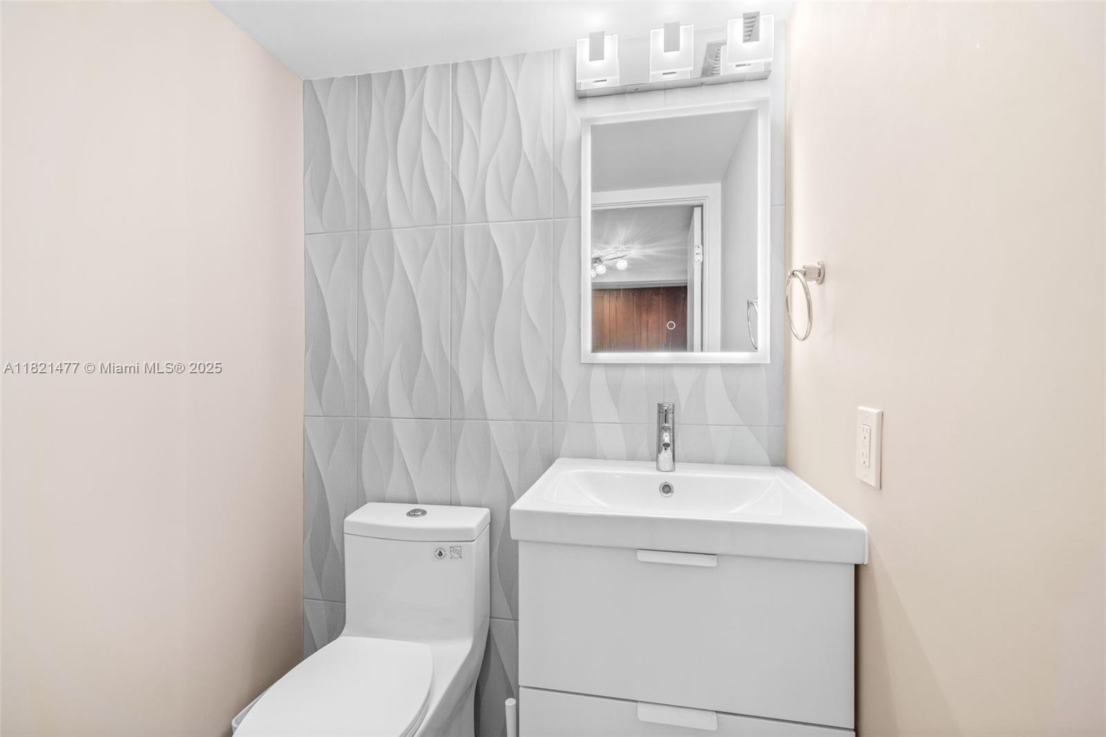 IMPERIAL TOWERS CONDO - Residential