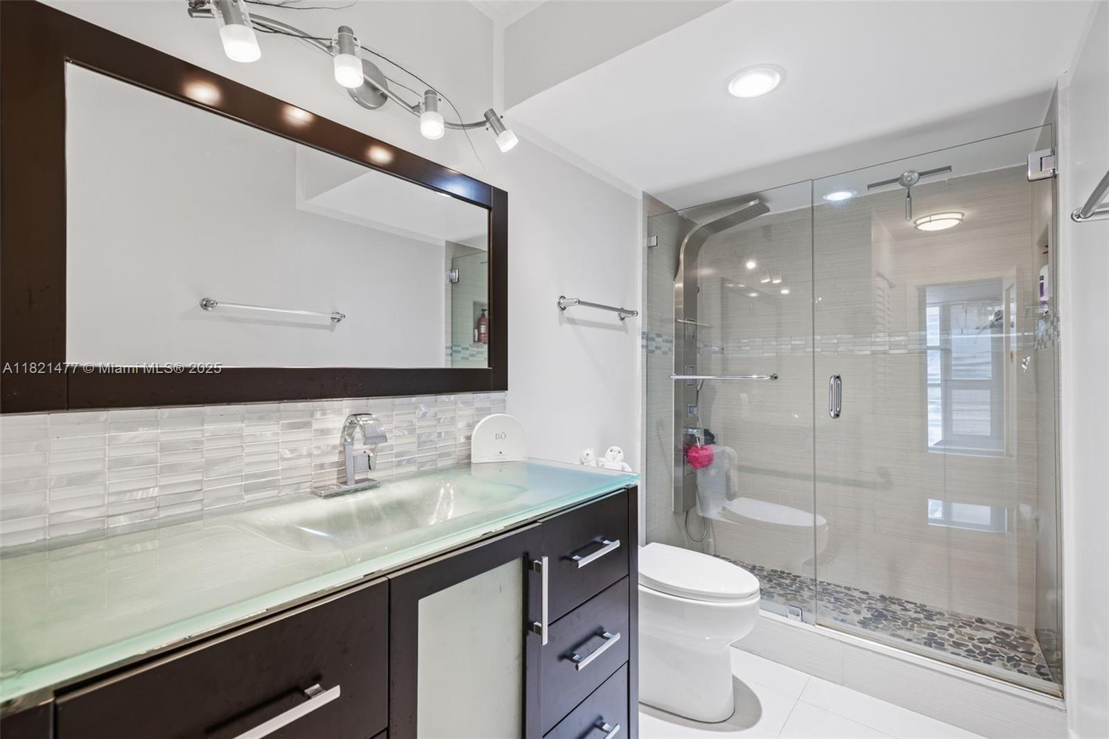 IMPERIAL TOWERS CONDO - Residential