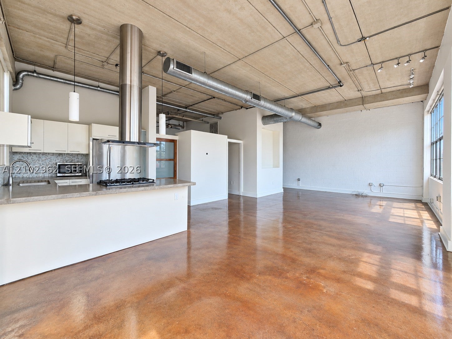 425 N Andrews Ave 201