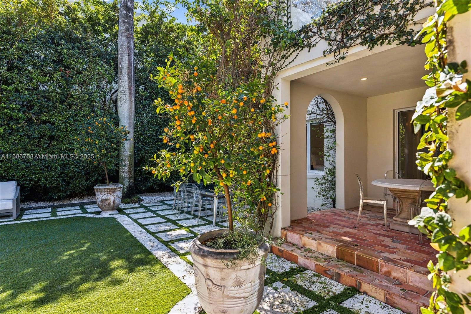LA GORCE GOLF SUB - Residential