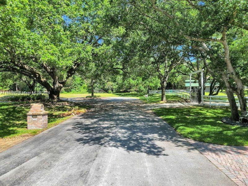 Vacant E Ridgeview Dr E Ridgeview Dr