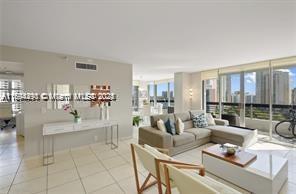MYSTIC POINTE TOWER 600 C - Residential