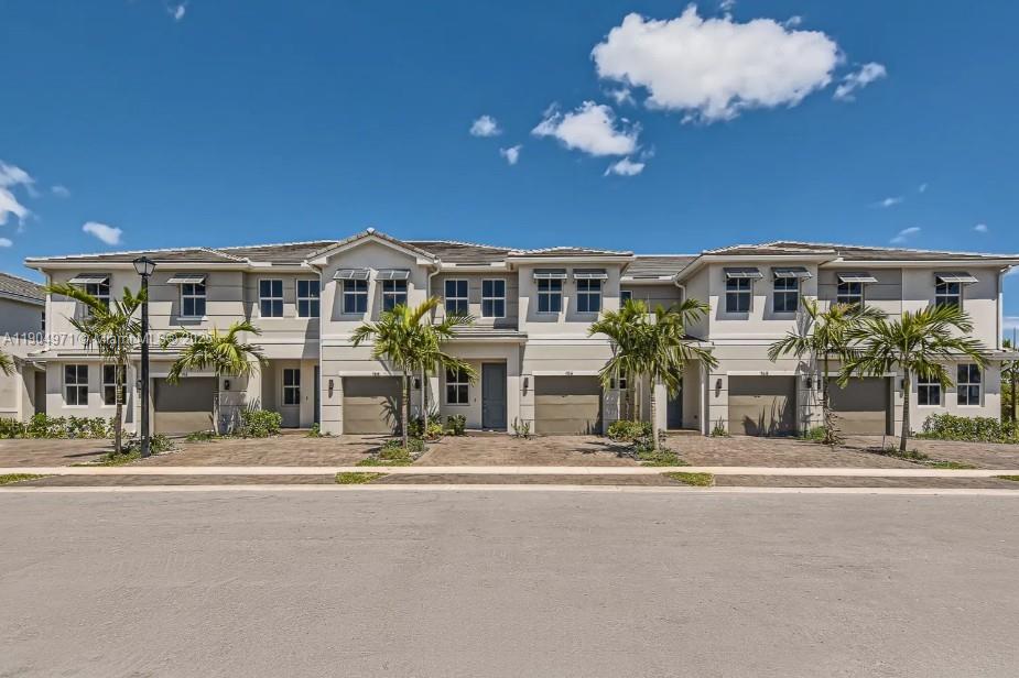 MERRICK SQUARE - Residential Lease