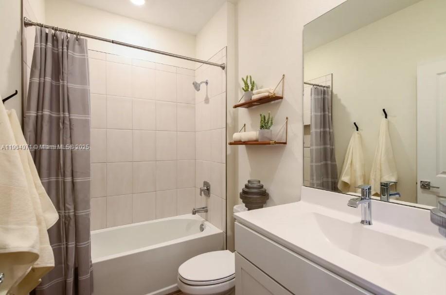 MERRICK SQUARE - Residential Lease