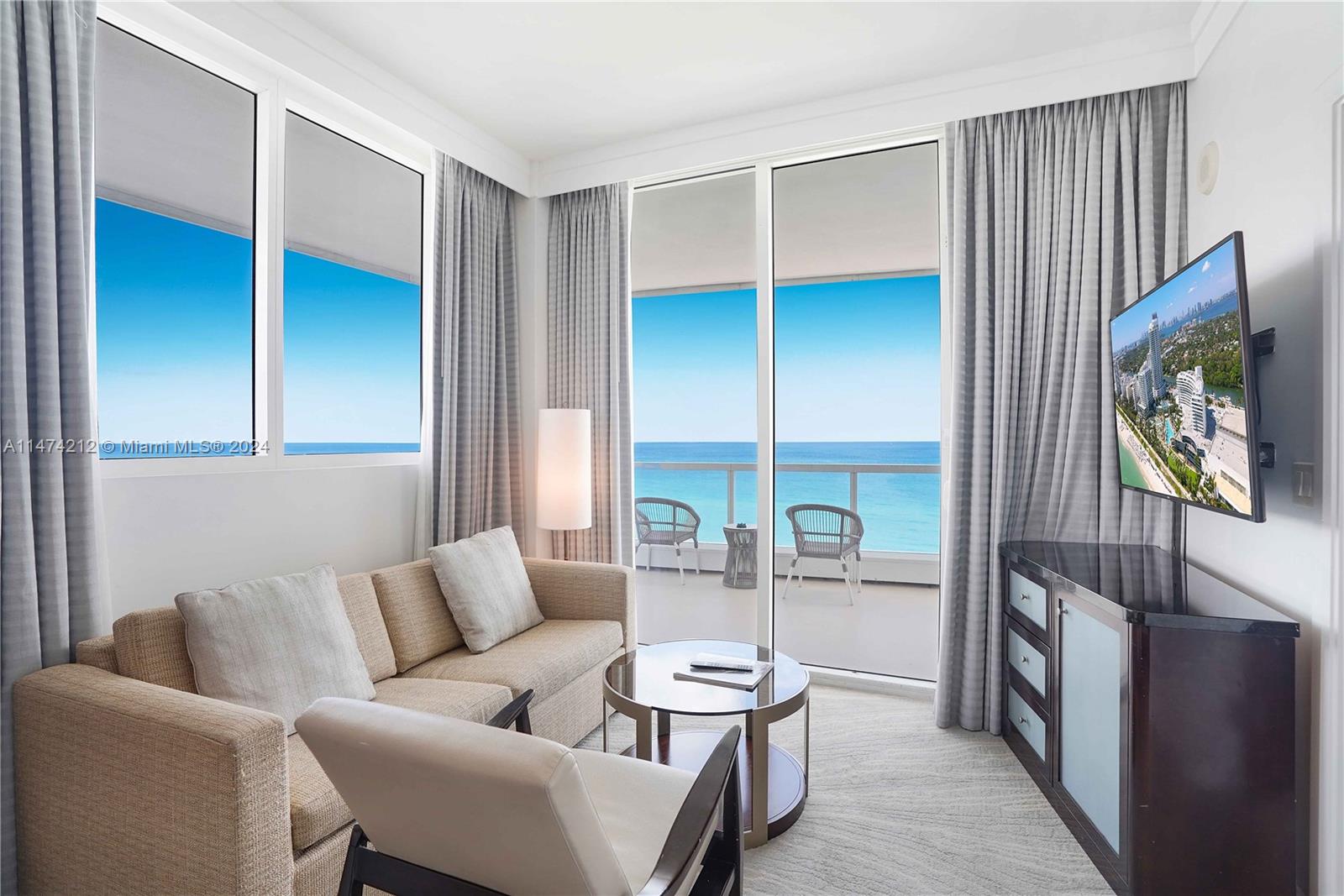 4391 Collins Ave 709