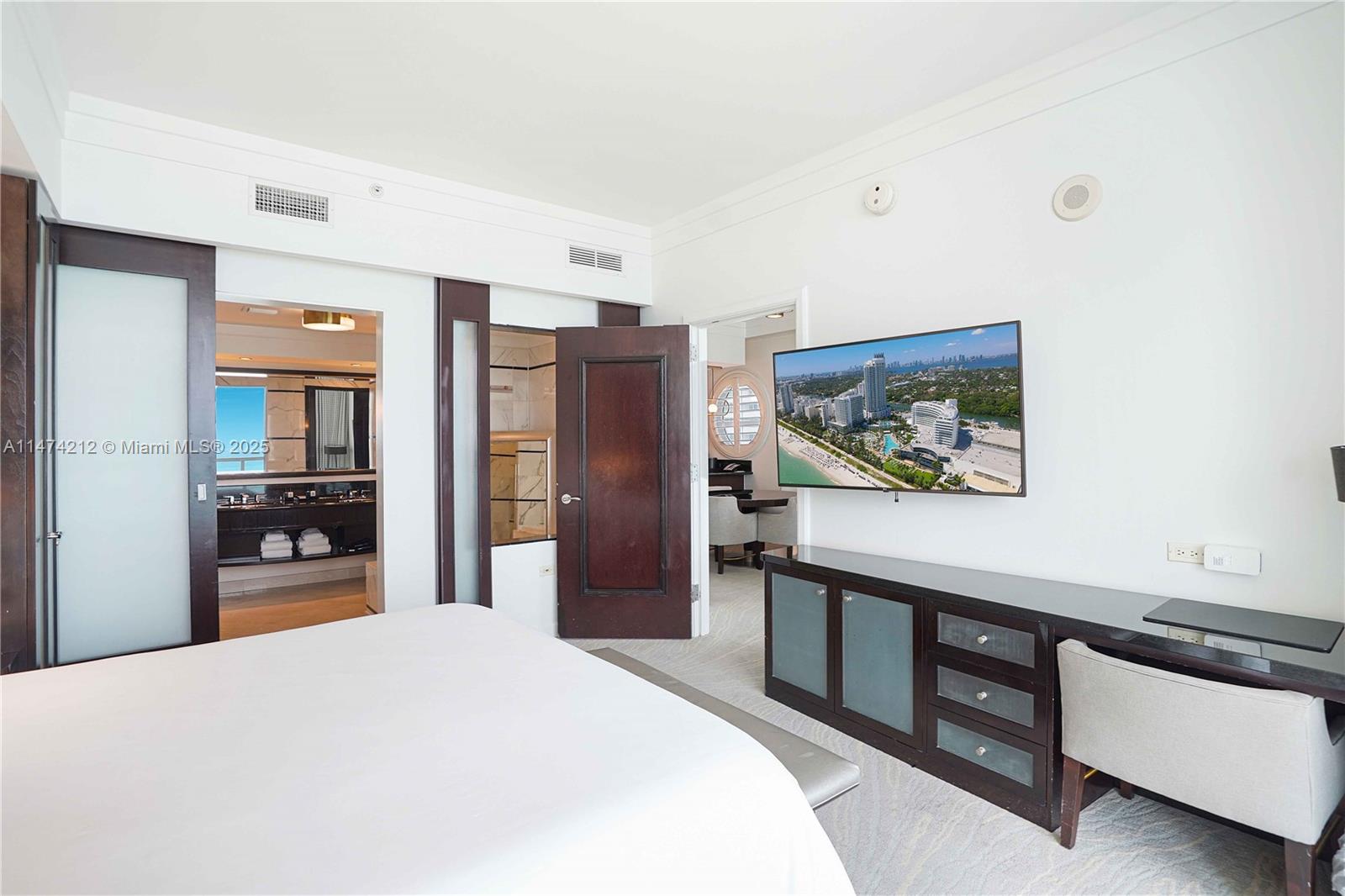 FONTAINEBLEAU III - Residential