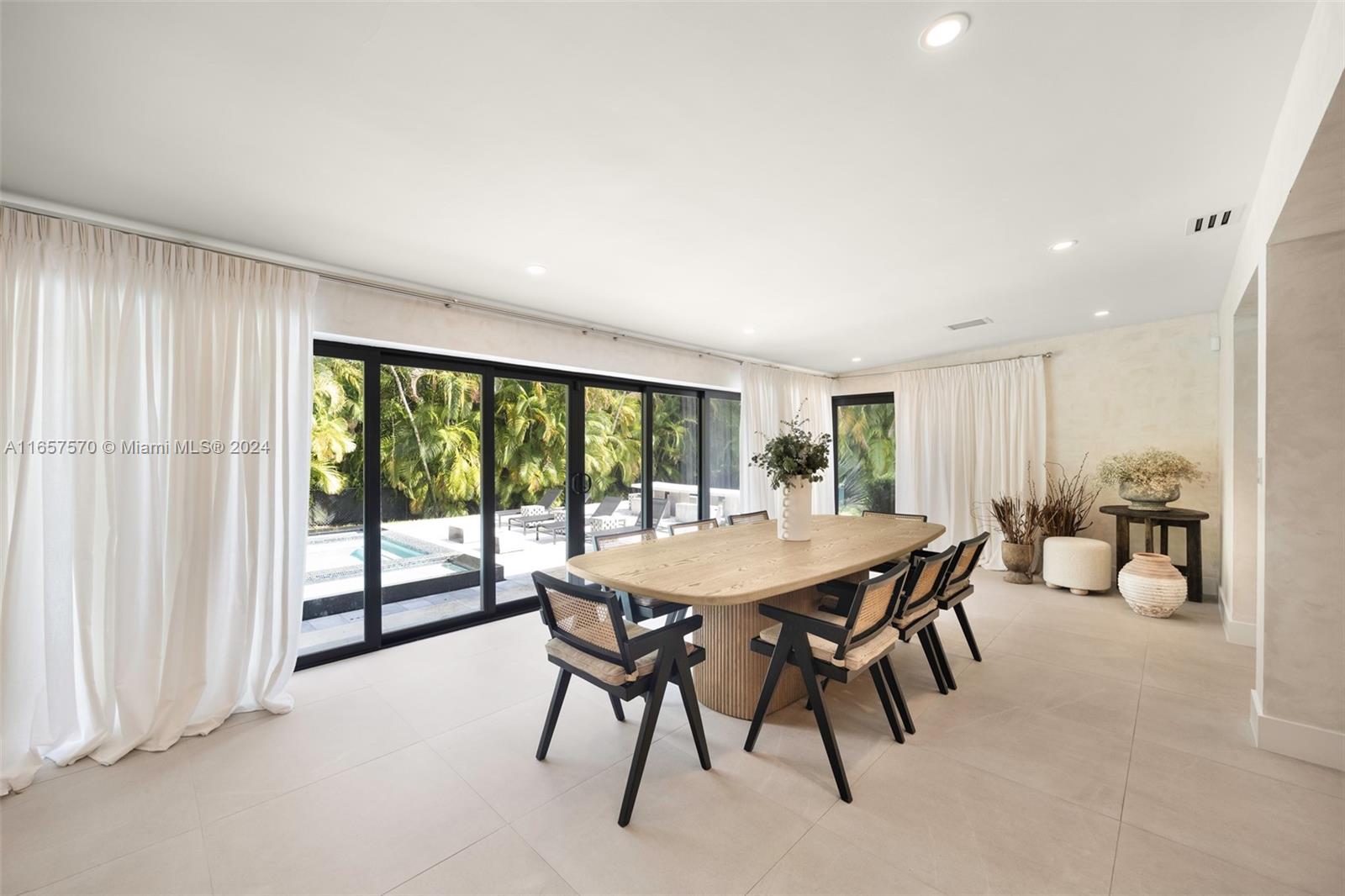 HELMS COUNTRY ESTATES RE- - Residential