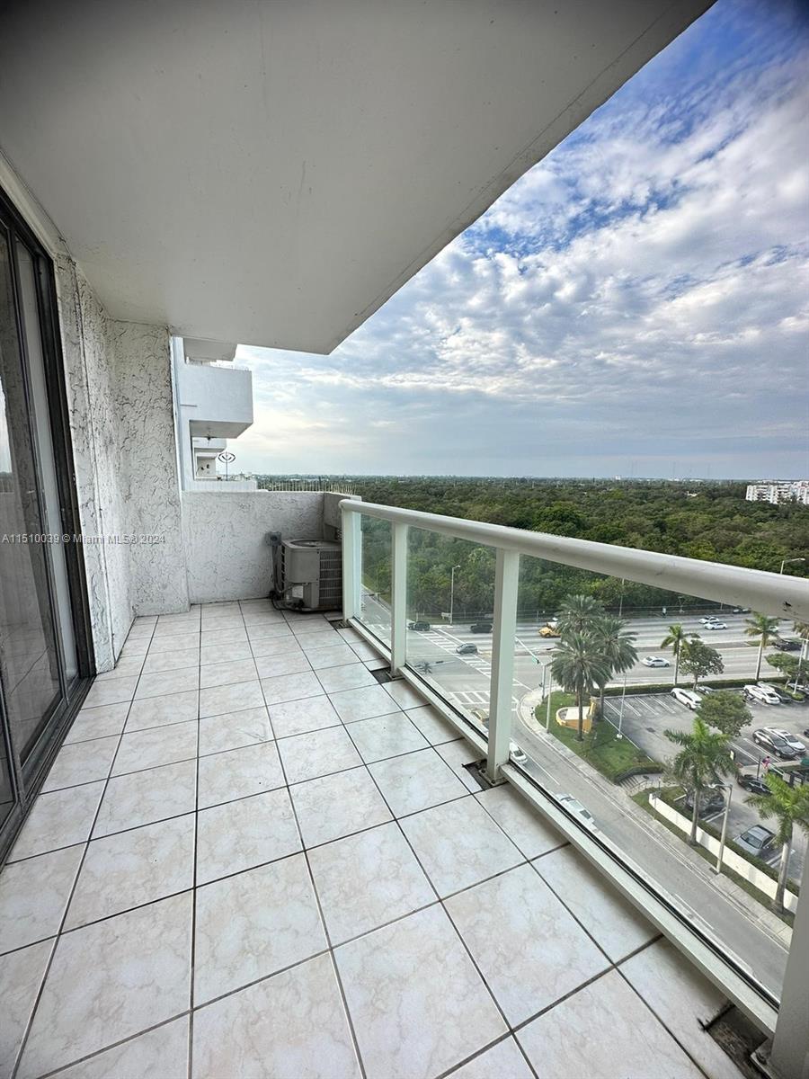 13499 Biscayne Blvd Blvd 1209, North Miami, Miami-Dade County, Florida - 2 Bedrooms  
2 Bathrooms - 