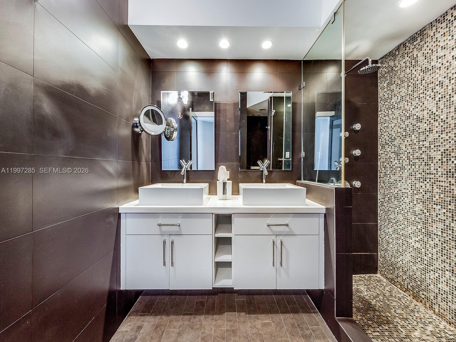 THE WAVERLY AT SOUTH BEAC - Residential Lease