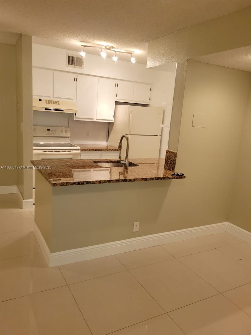 Photo of 2826 S University Dr #3101, Davie, FL 33328 (MLS # A11888519)