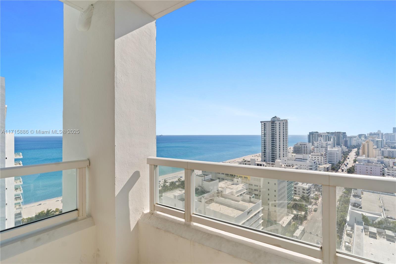 4401 Collins Ave 2104