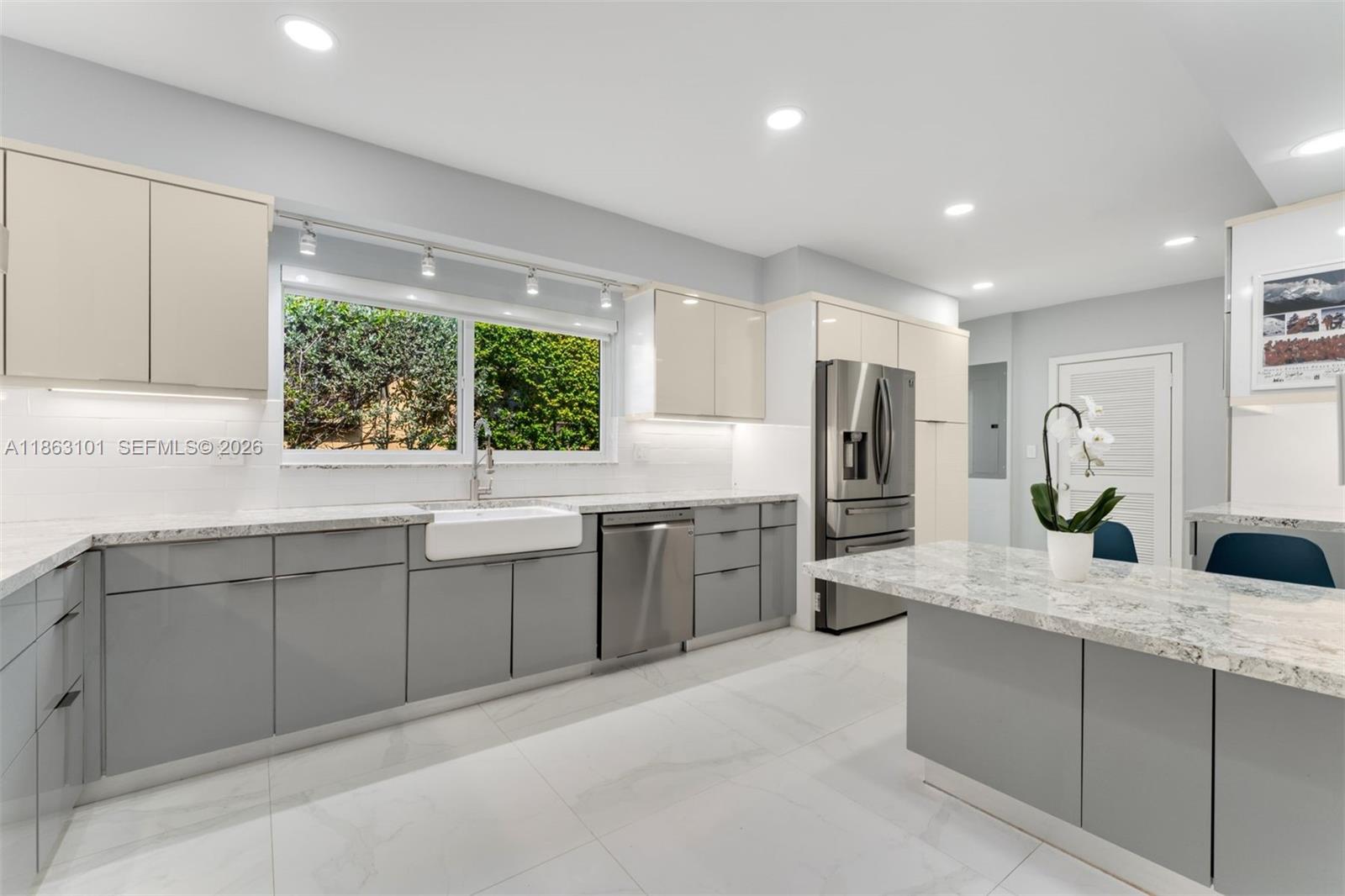 BISCAYNE POINT - Residential