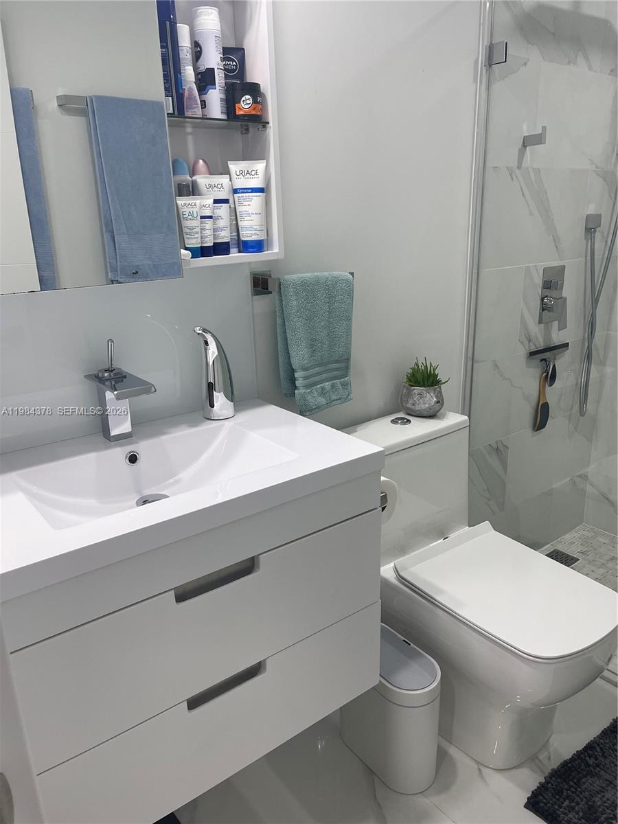 PLAZA CONDO - Residential