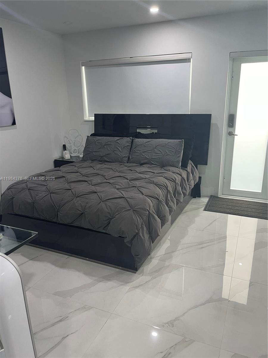 PLAZA CONDO - Residential