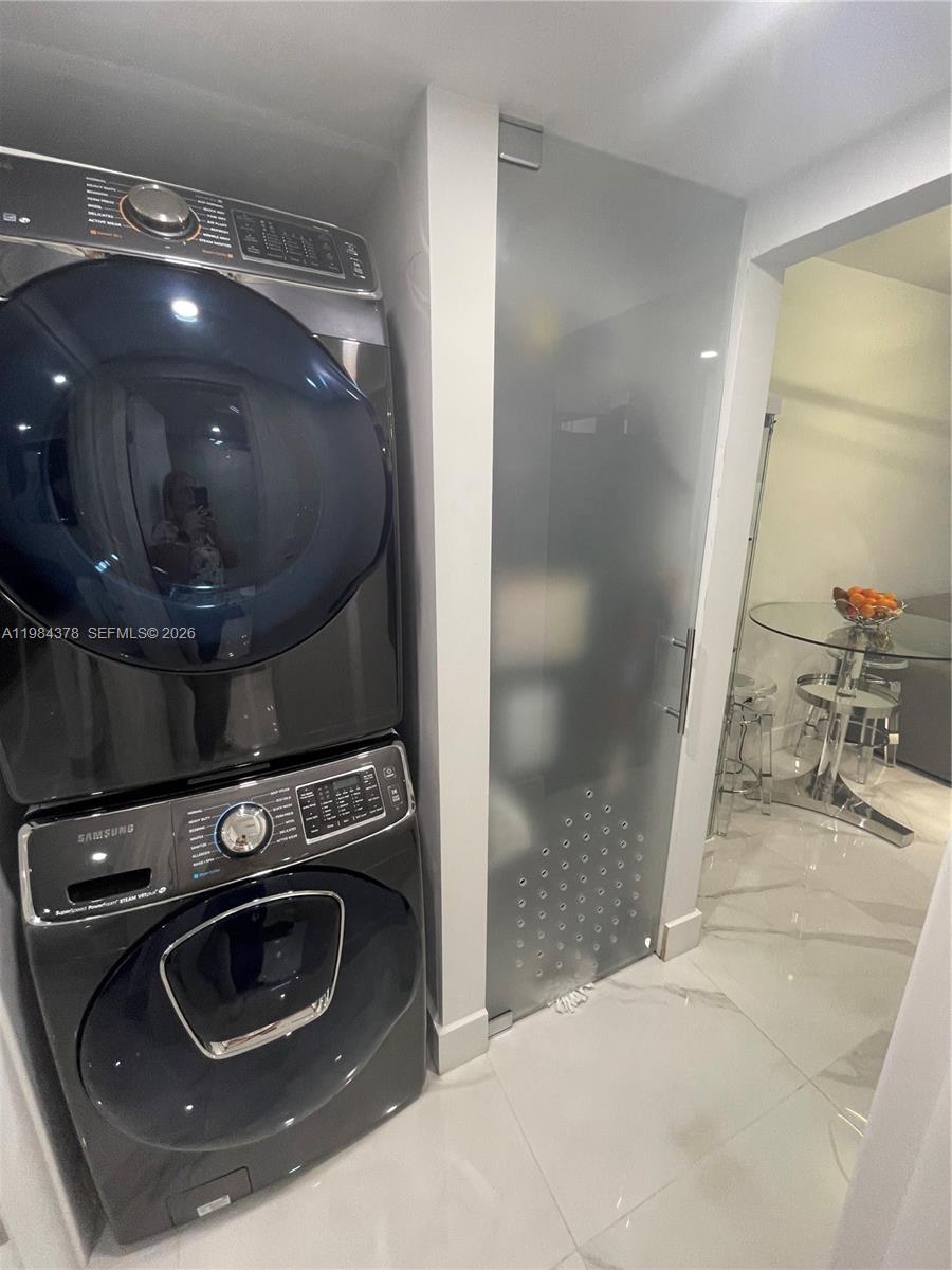 PLAZA CONDO - Residential