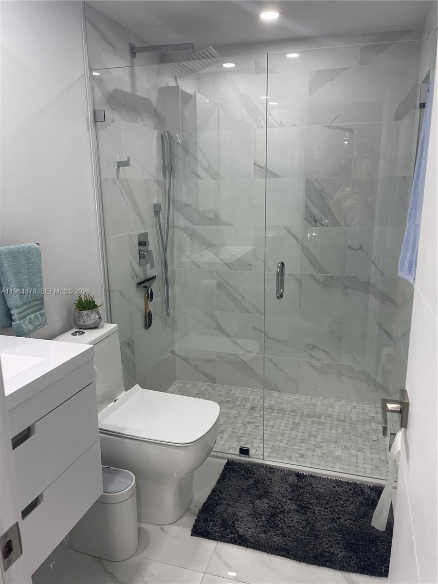 PLAZA CONDO - Residential