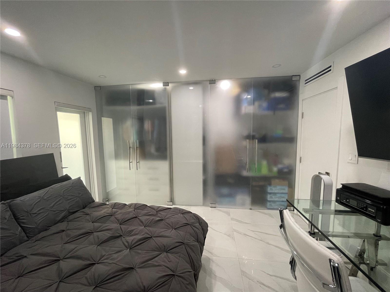 PLAZA CONDO - Residential