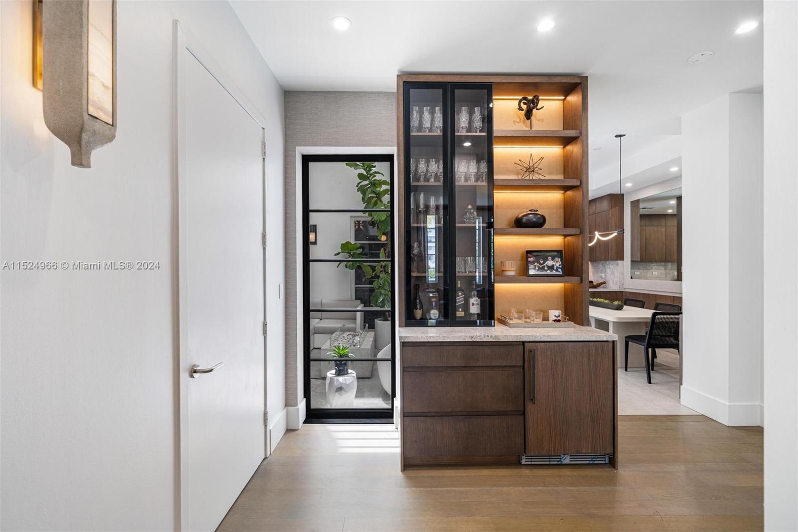 AQUA TOWNHOMES - Residential