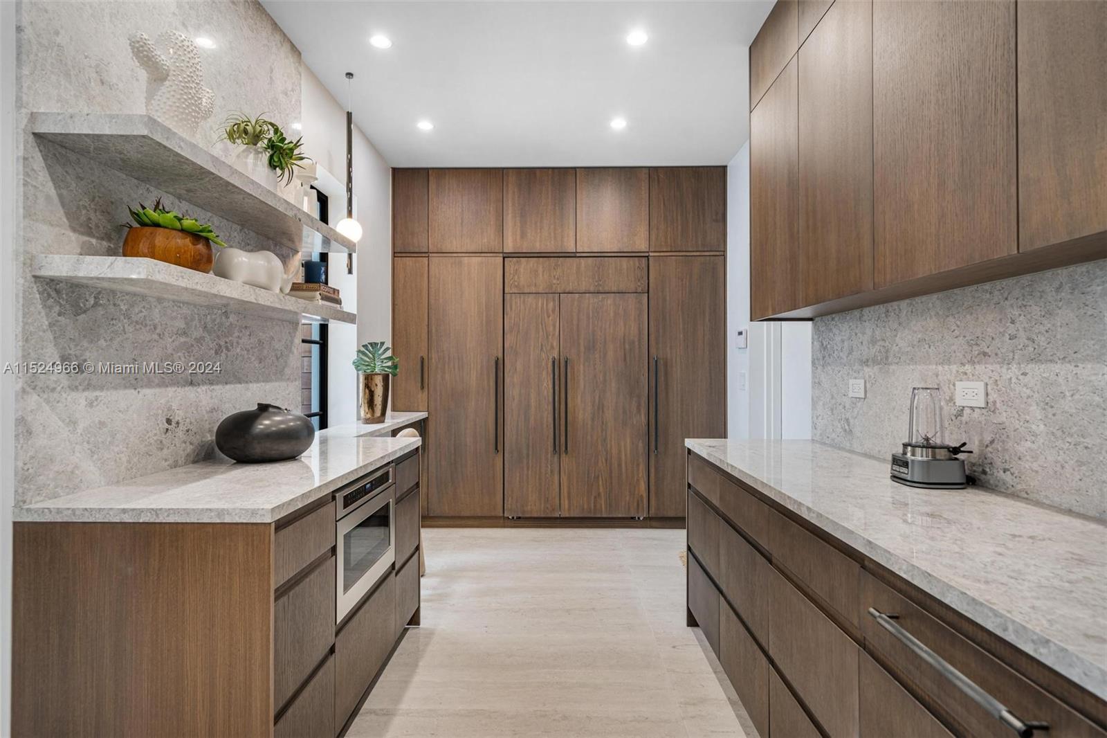 AQUA TOWNHOMES - Residential