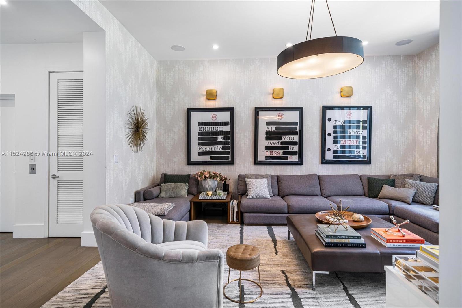 AQUA TOWNHOMES - Residential