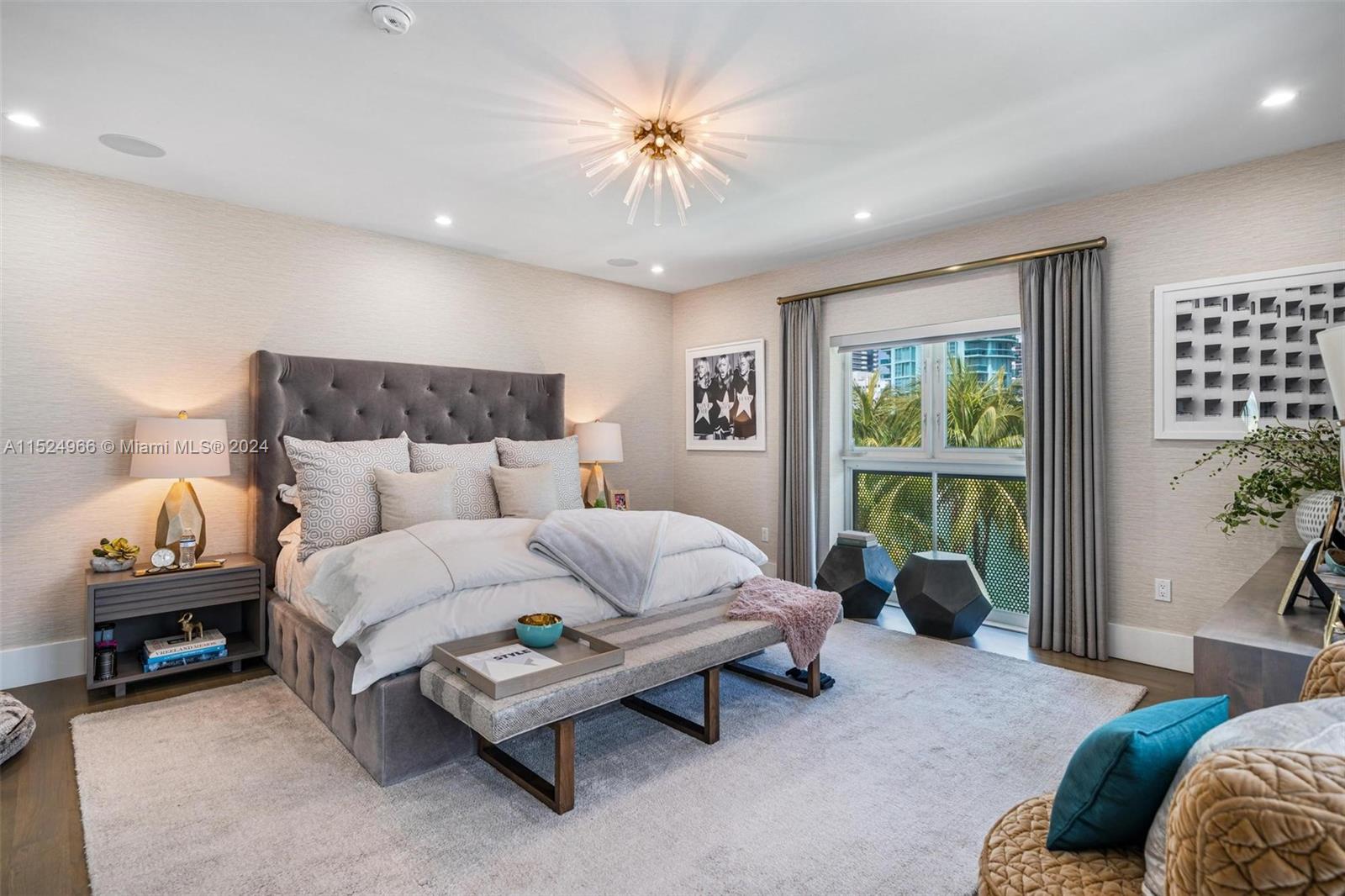 AQUA TOWNHOMES - Residential