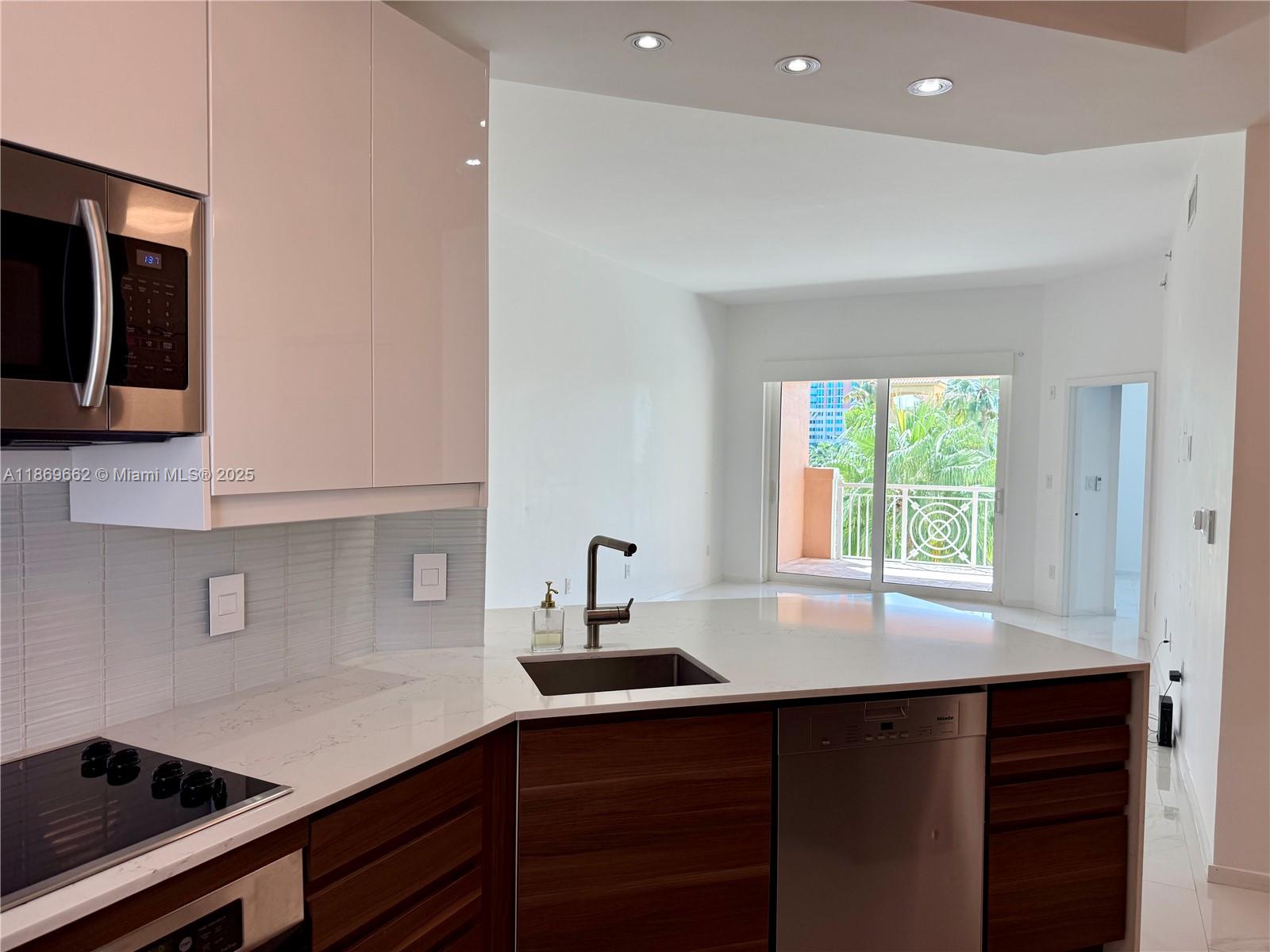 140 Meridian Ave 343