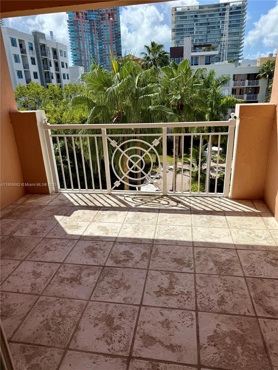 THE COURTS AT SOUTH BEACH - Residential Lease