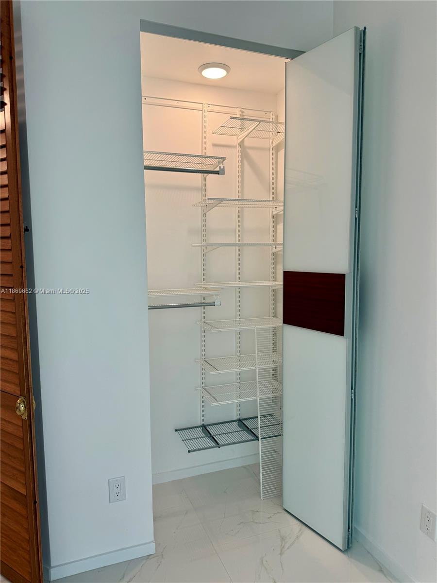 THE COURTS AT SOUTH BEACH - Residential Lease