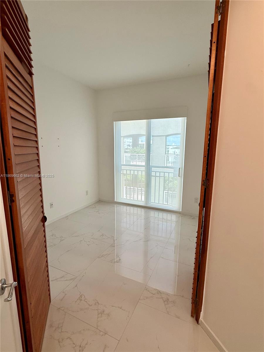 THE COURTS AT SOUTH BEACH - Residential Lease