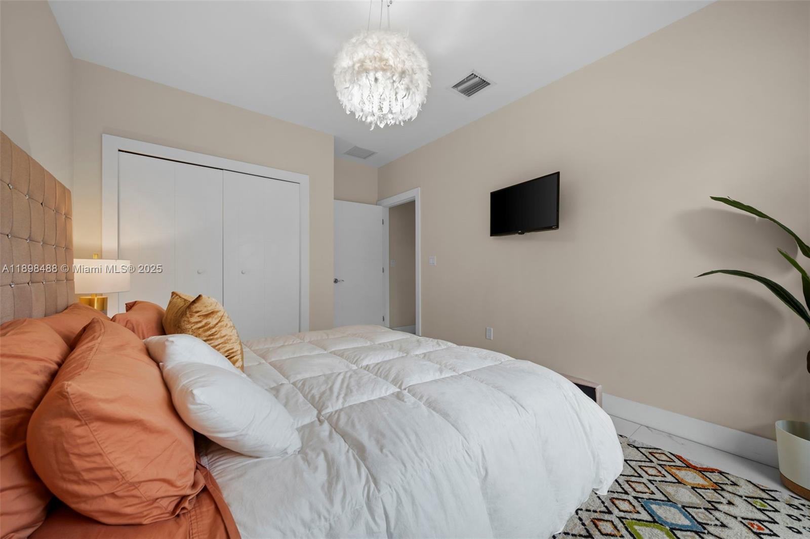 EAST SHENANDOAH - Residential