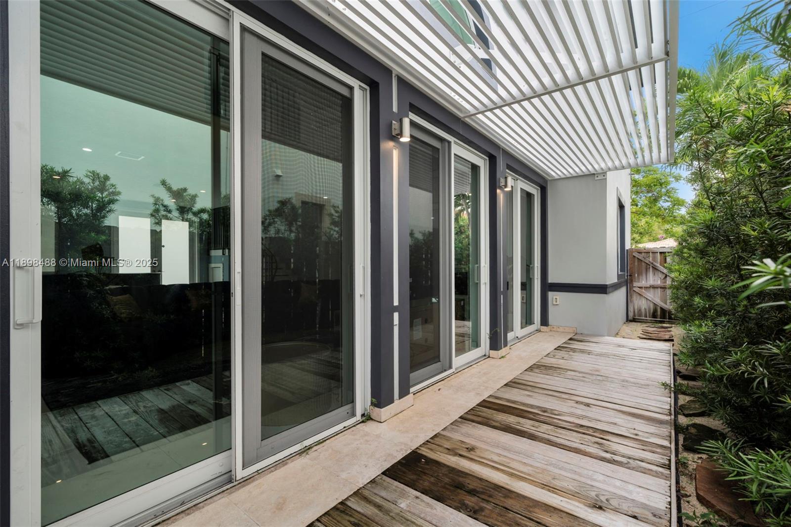 EAST SHENANDOAH - Residential