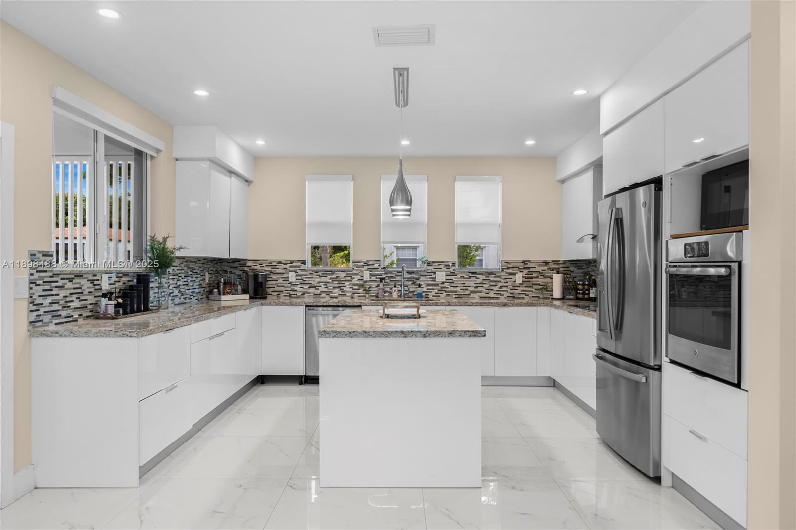 EAST SHENANDOAH - Residential