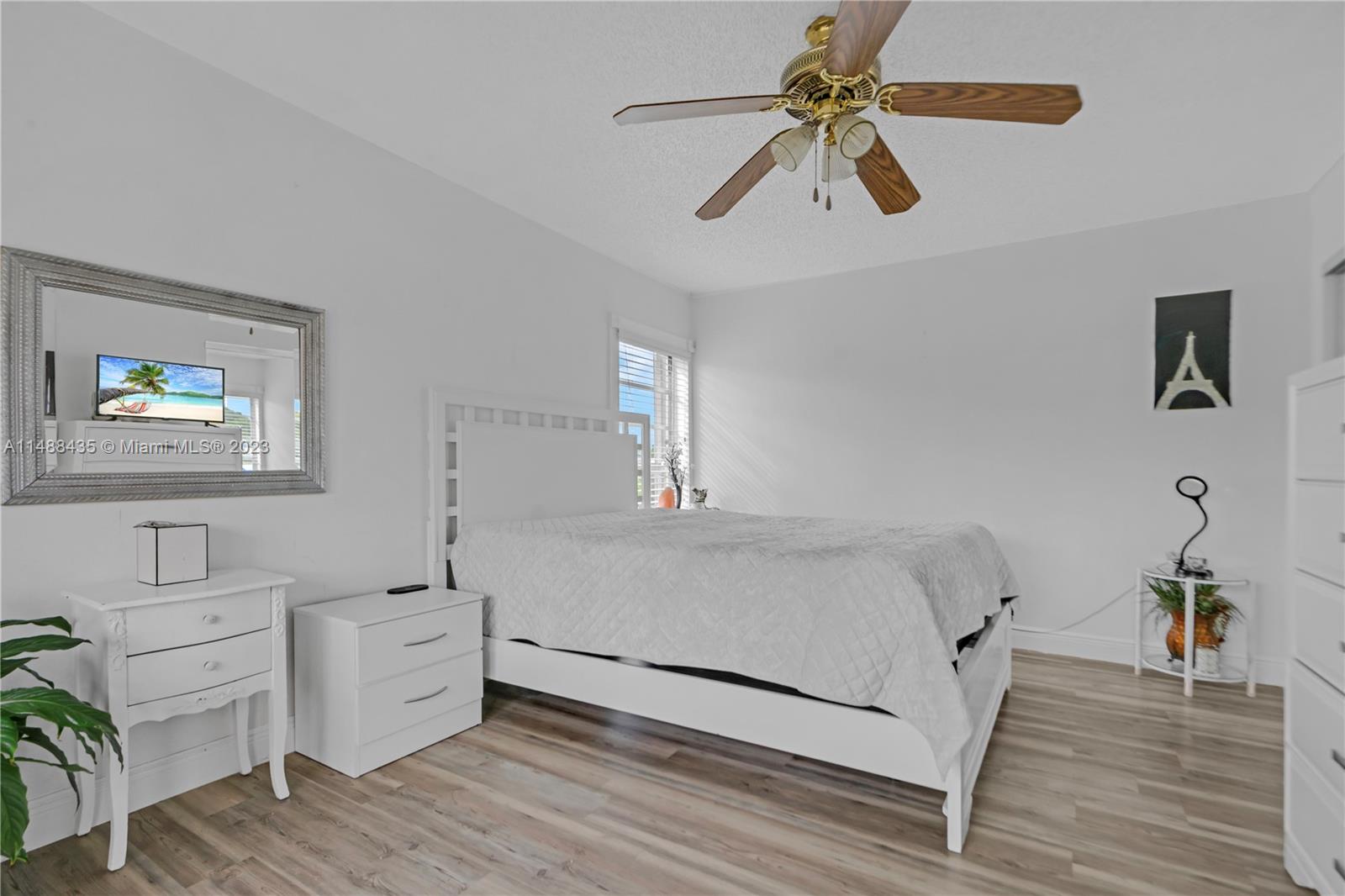 HERITAGE SQUARE CONDO - Residential