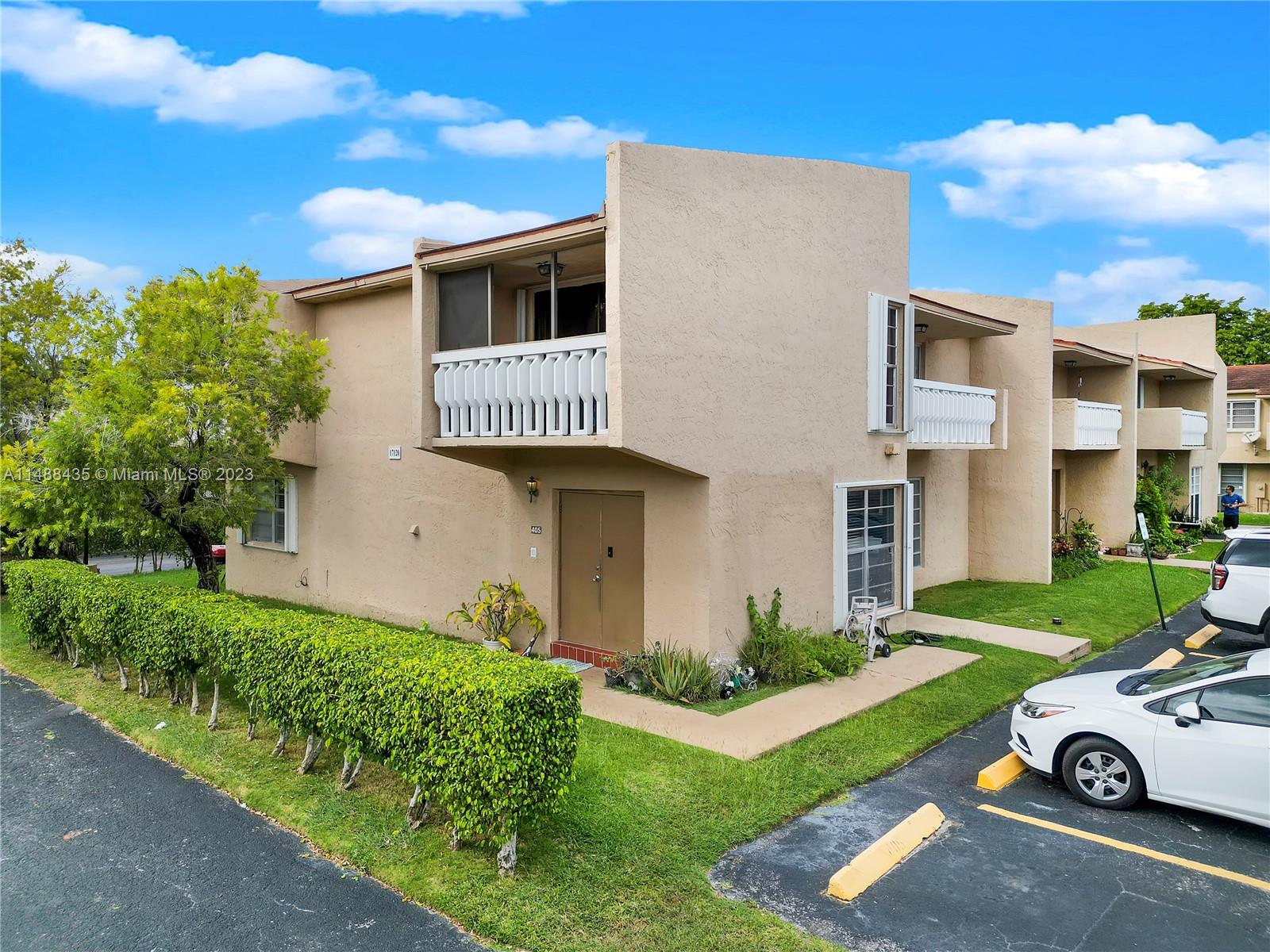 HERITAGE SQUARE CONDO - Residential