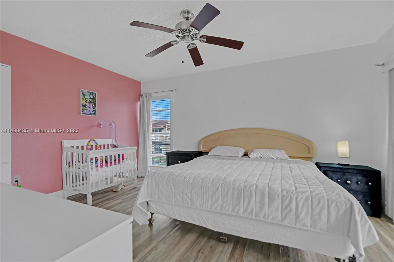 HERITAGE SQUARE CONDO - Residential