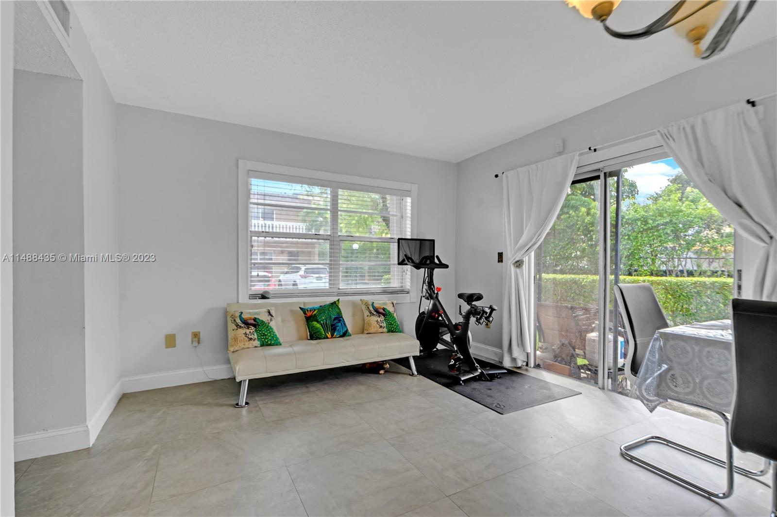 HERITAGE SQUARE CONDO - Residential