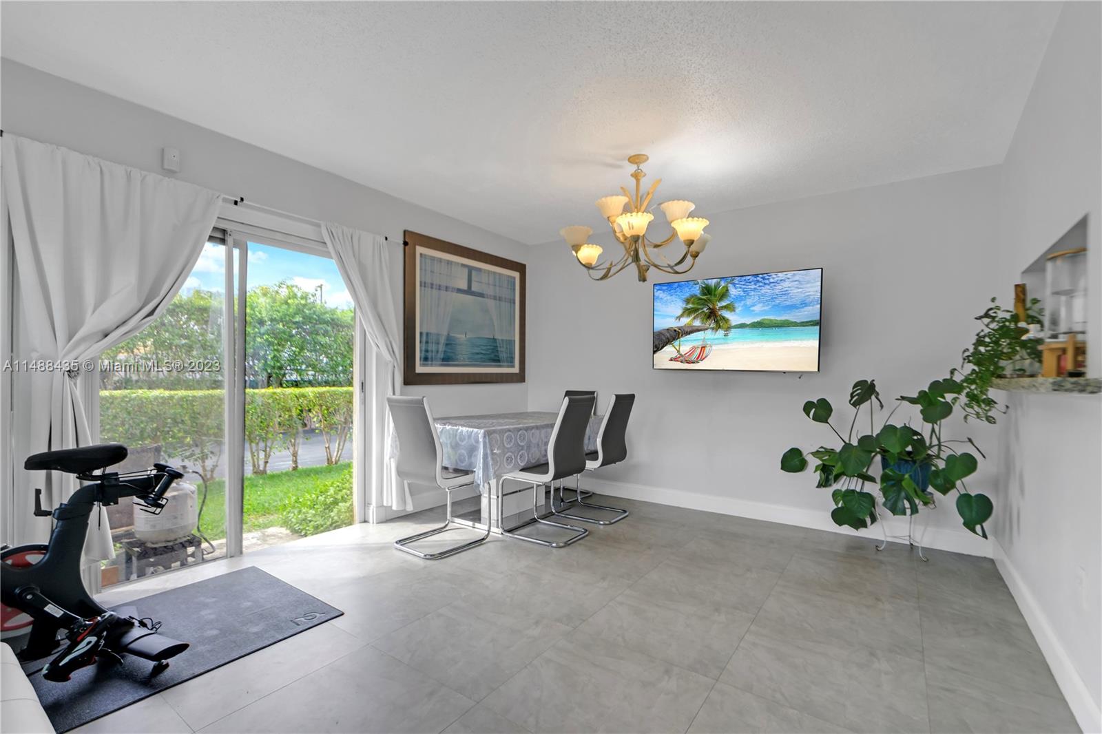 HERITAGE SQUARE CONDO - Residential