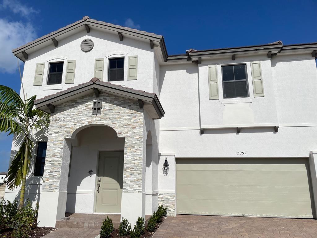 GORGEOUS NEW CONSTRUCTION Single Family House available for rent. This BRAND NEW 5 bedrooms/3.5 bathroom home features stainless steel appliances, open and spacious living area and 2 car garage. Schedule your showing today!