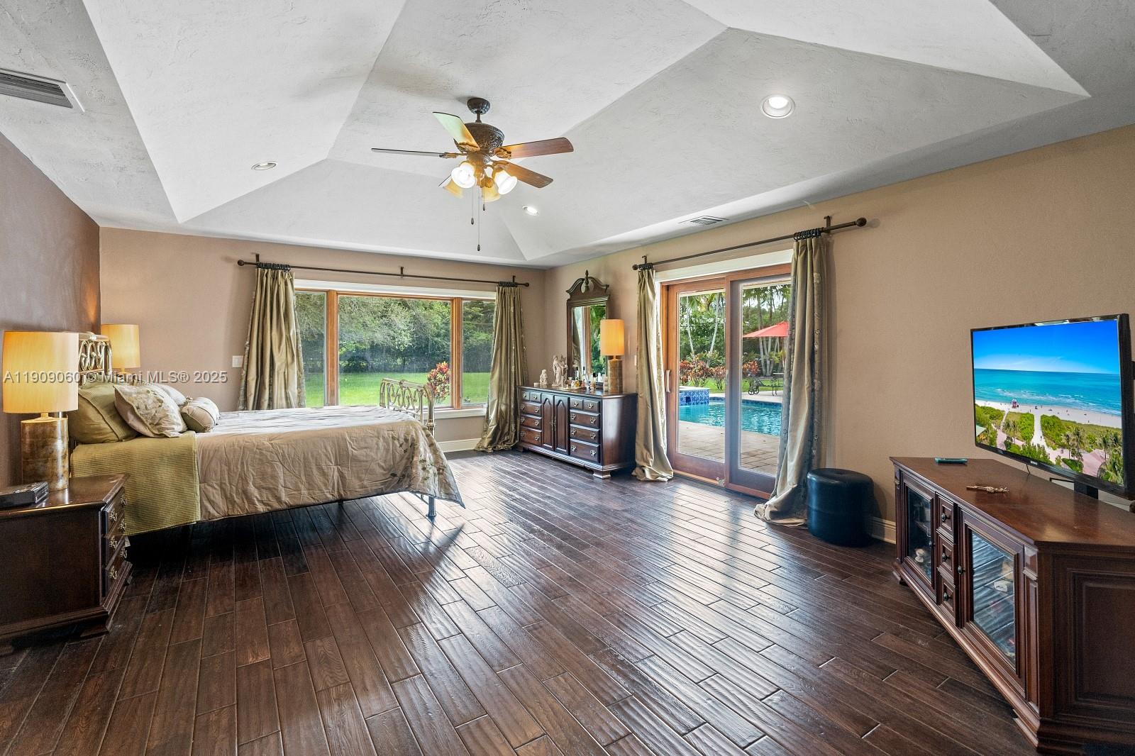 HALLMARK HEIGHTS ESTATES - Residential