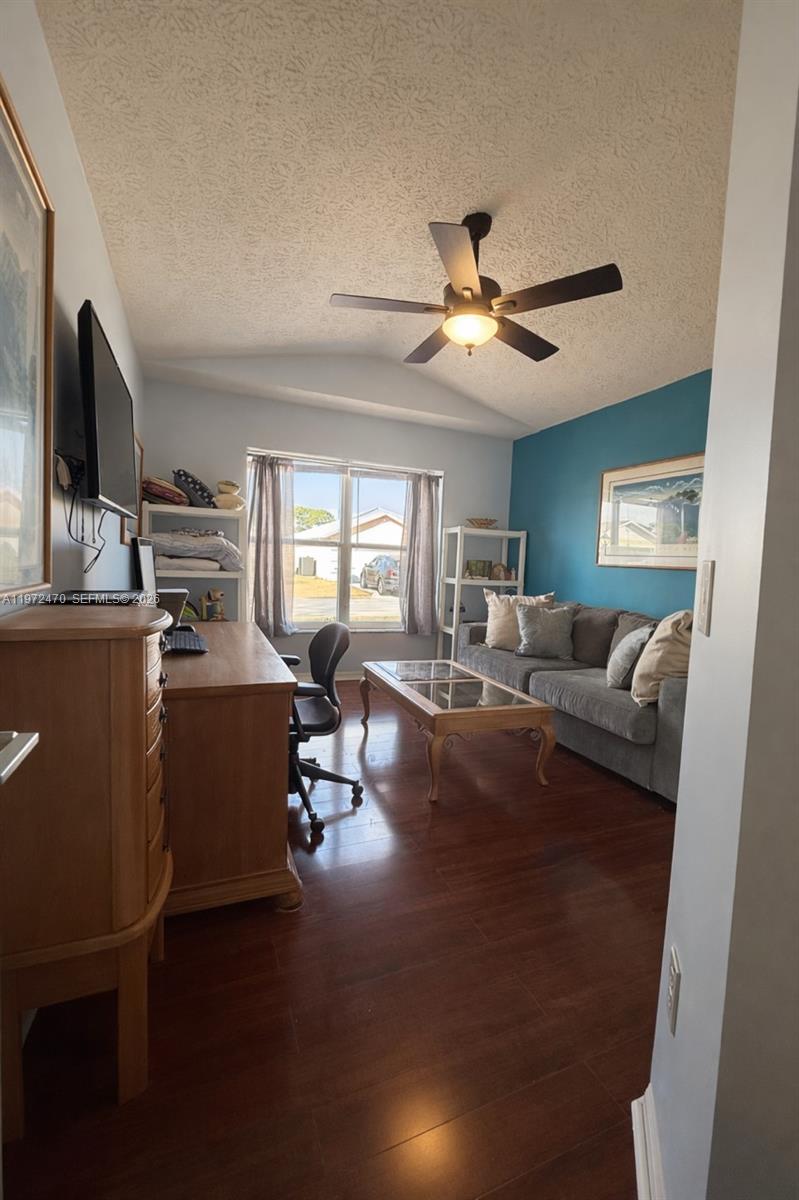 SPANISH LAKES FAIRWAYS NE - Residential