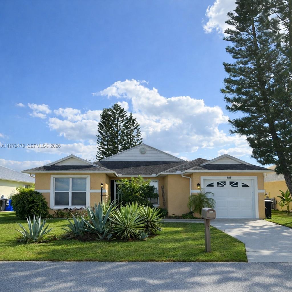 SPANISH LAKES FAIRWAYS NE - Residential