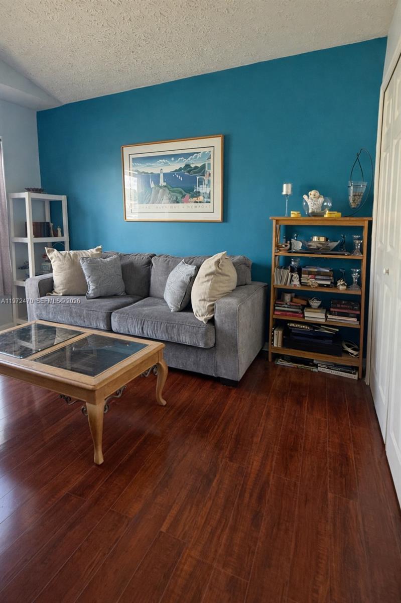 SPANISH LAKES FAIRWAYS NE - Residential