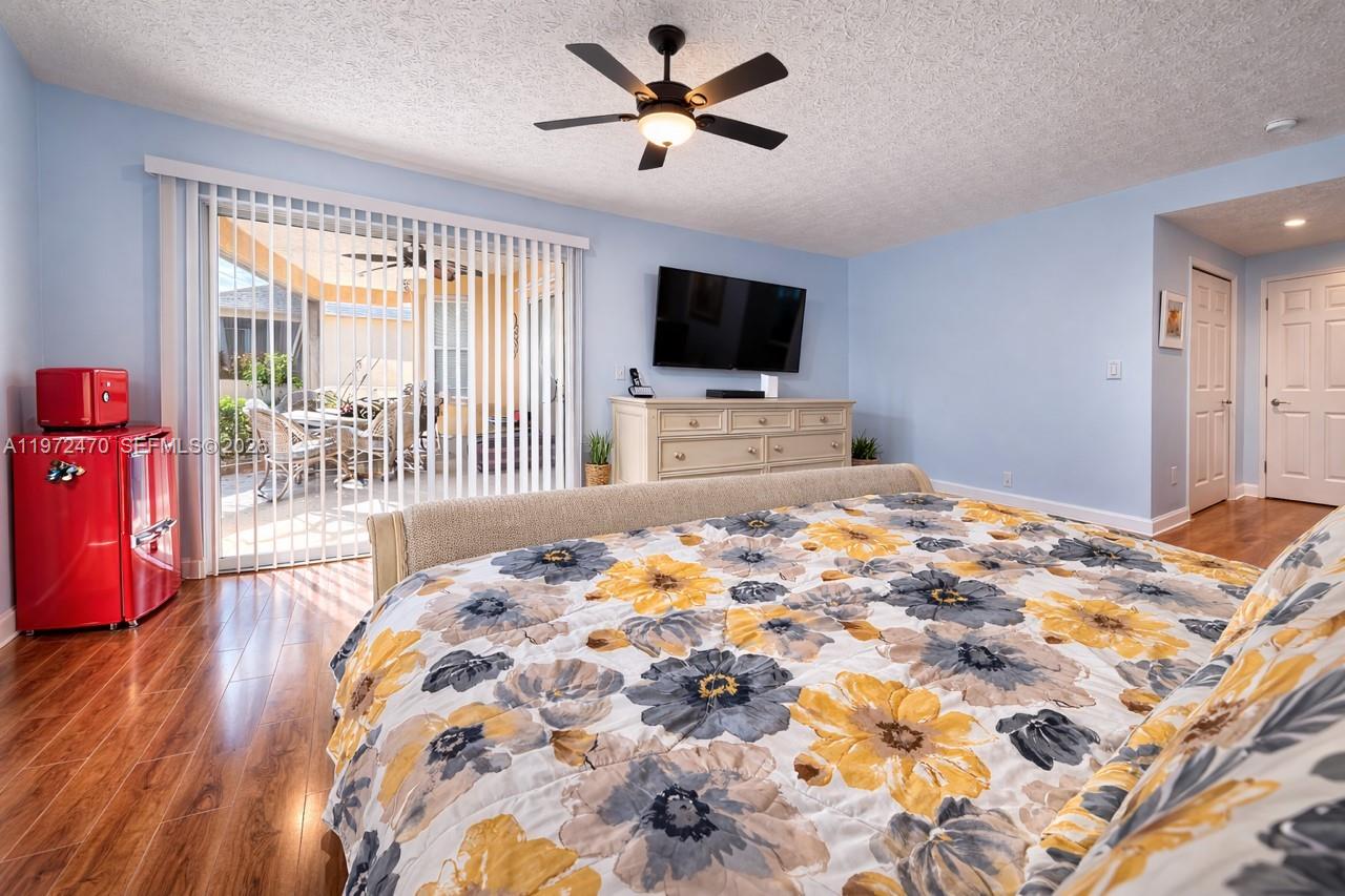 SPANISH LAKES FAIRWAYS NE - Residential