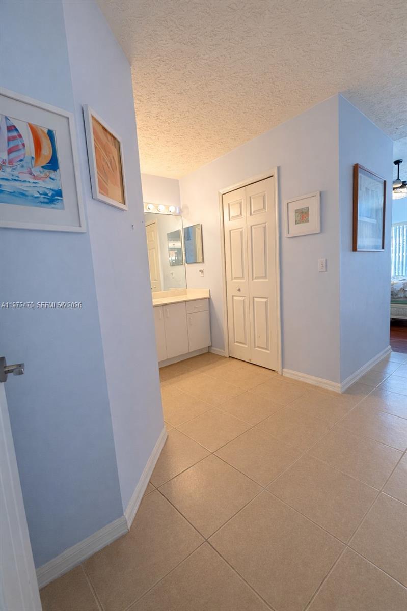 SPANISH LAKES FAIRWAYS NE - Residential