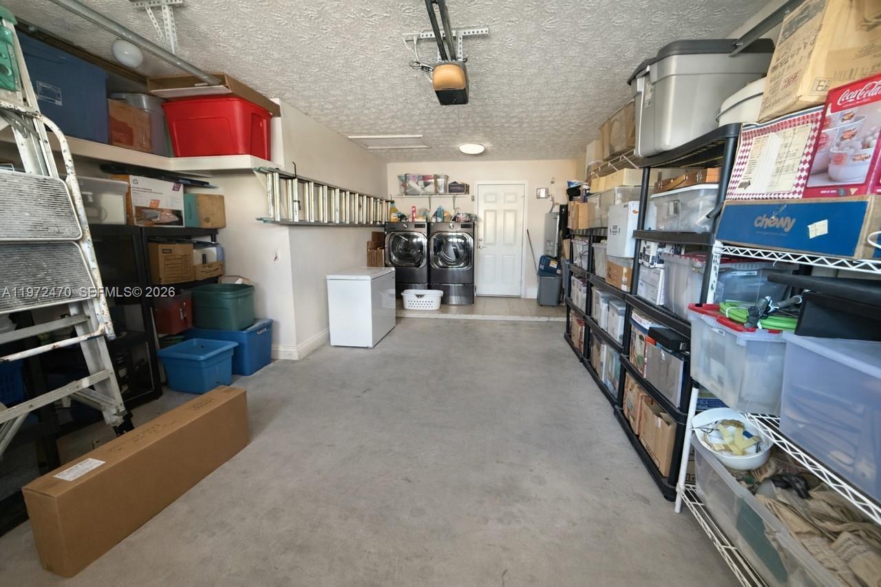 SPANISH LAKES FAIRWAYS NE - Residential