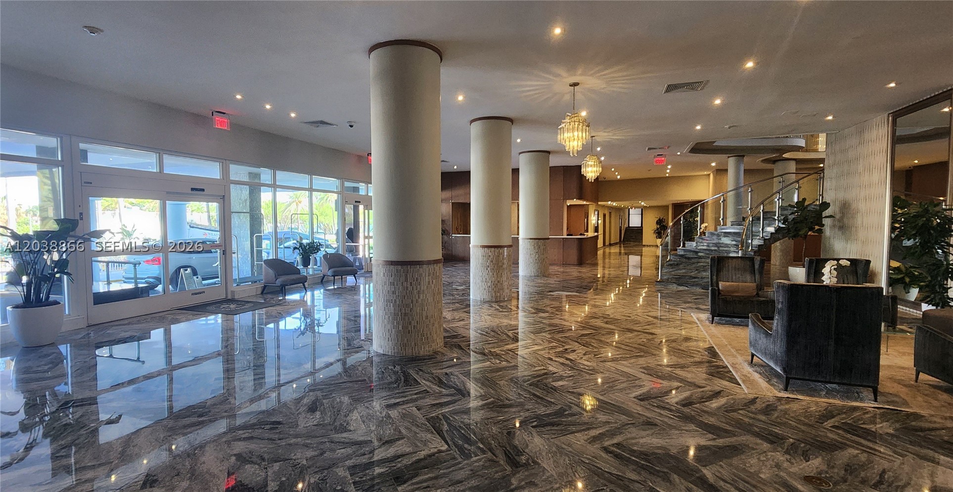 5401 Collins Ave 1513