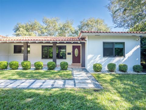 A home in Biscayne Park