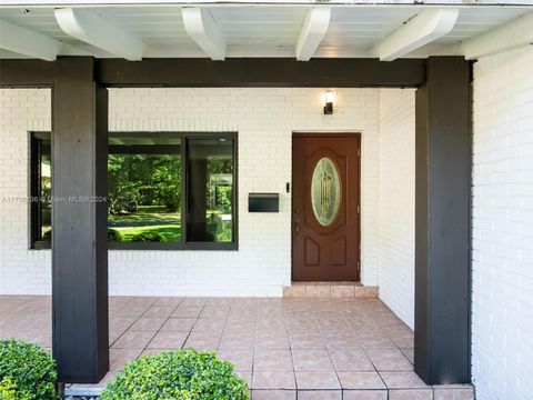 A home in Biscayne Park