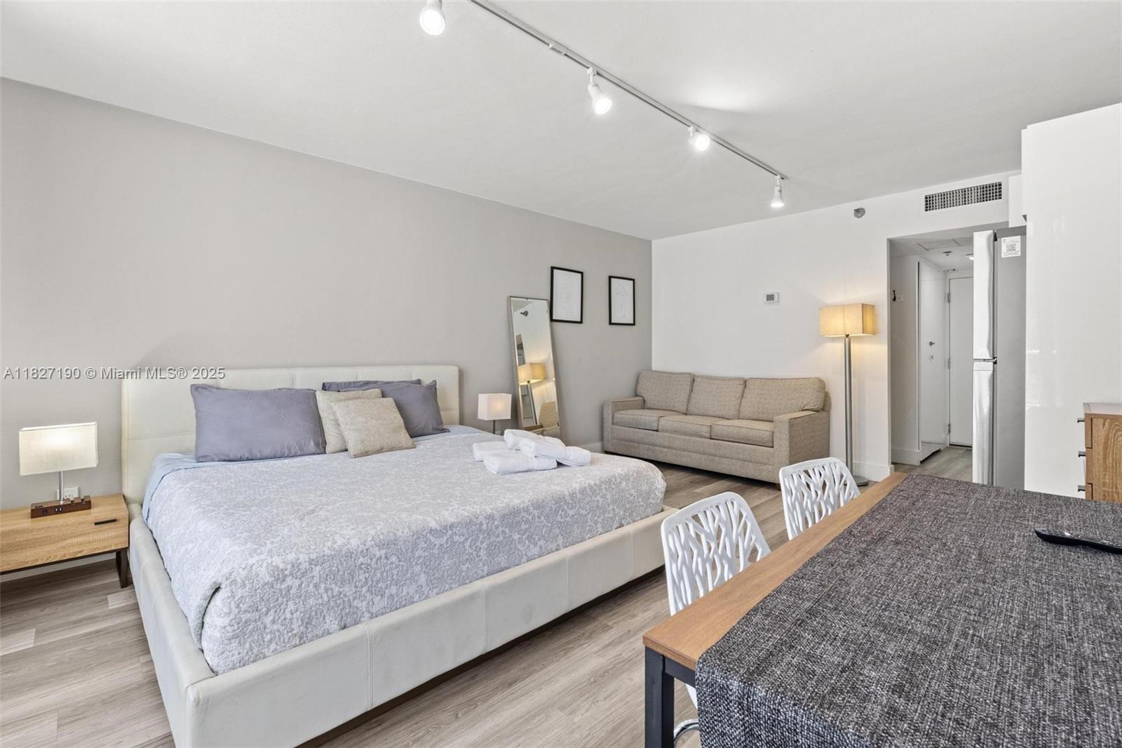 THE AVENTURA BEACH CLUB C - Residential