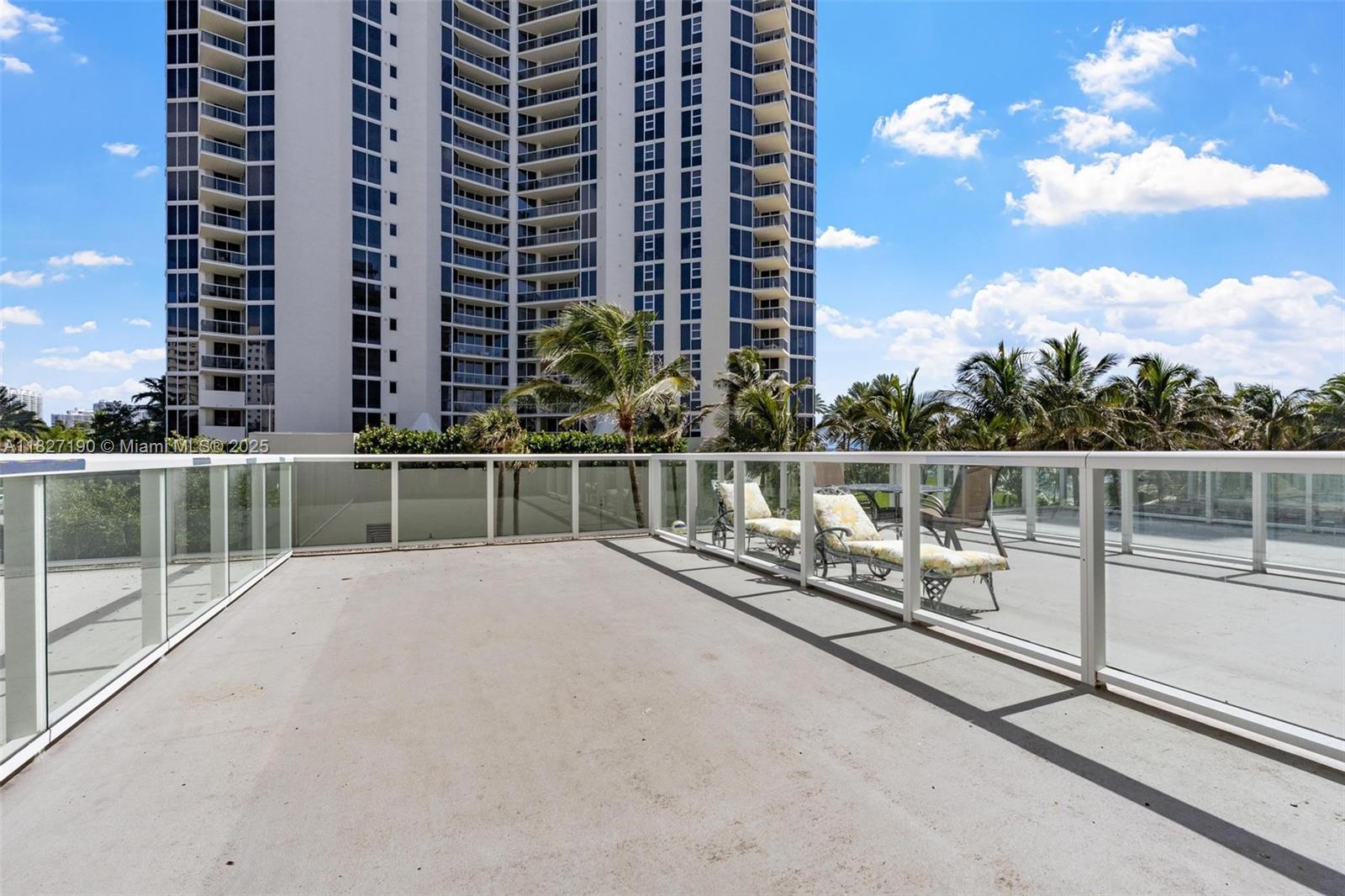 THE AVENTURA BEACH CLUB C - Residential